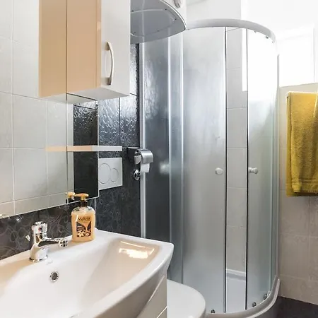 App Paris 2 Apartment Umag Exterior photo